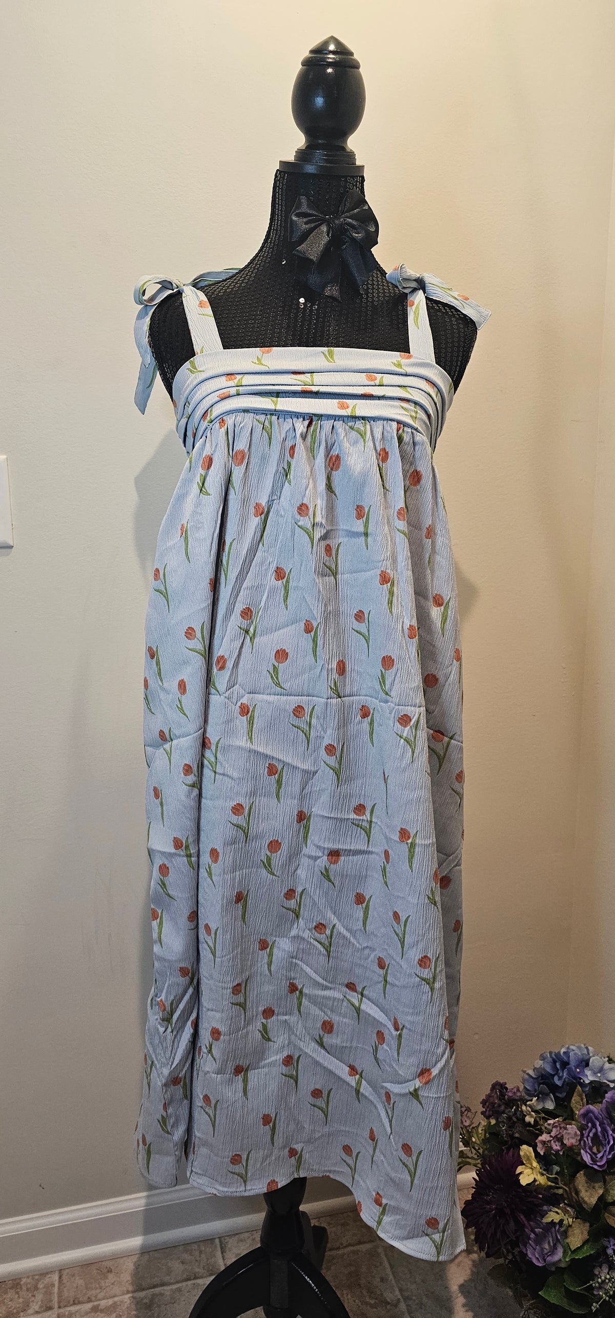 Solid Tie Midi-Dress with Tulip Prints