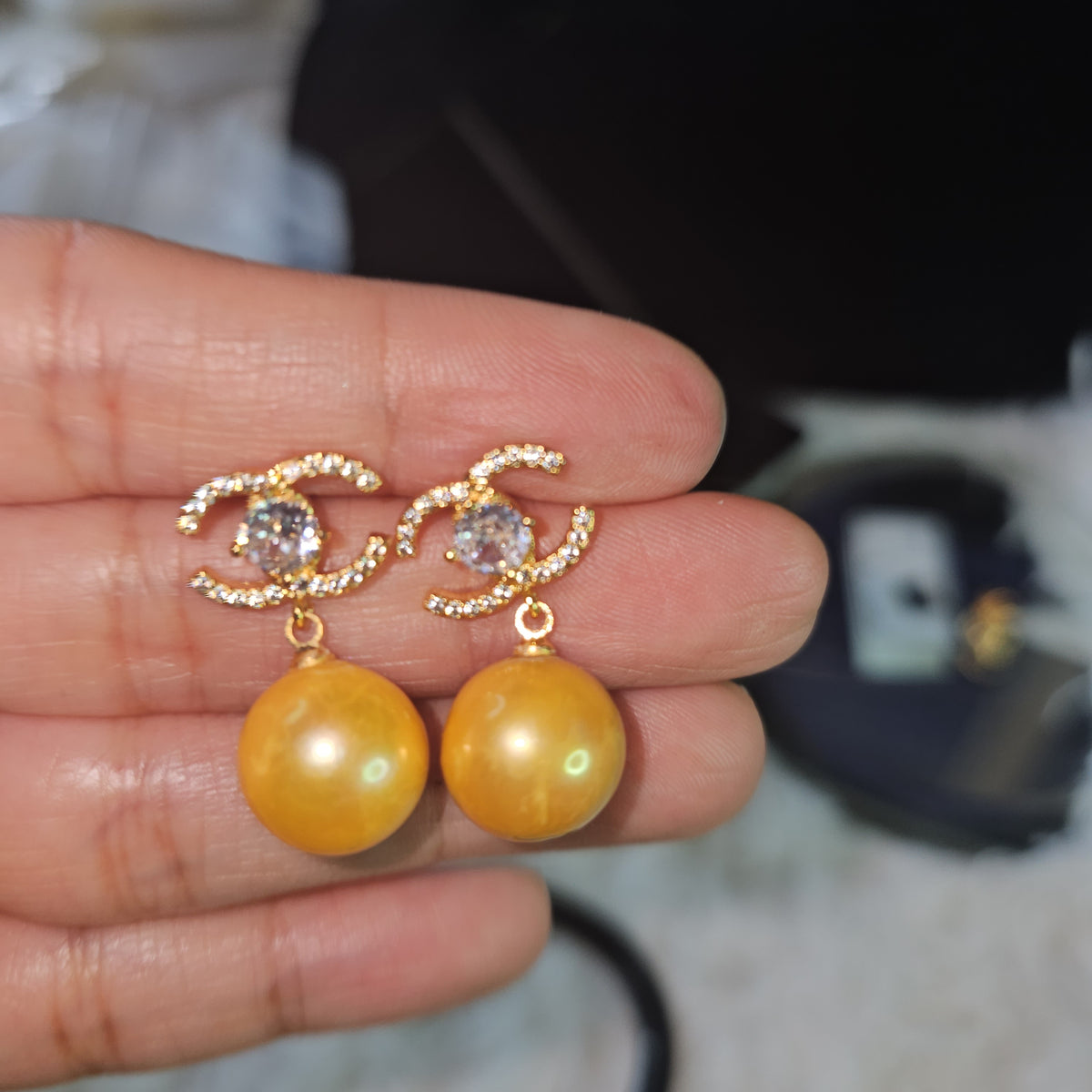 Stud Earrings in Fresh Water Pearl