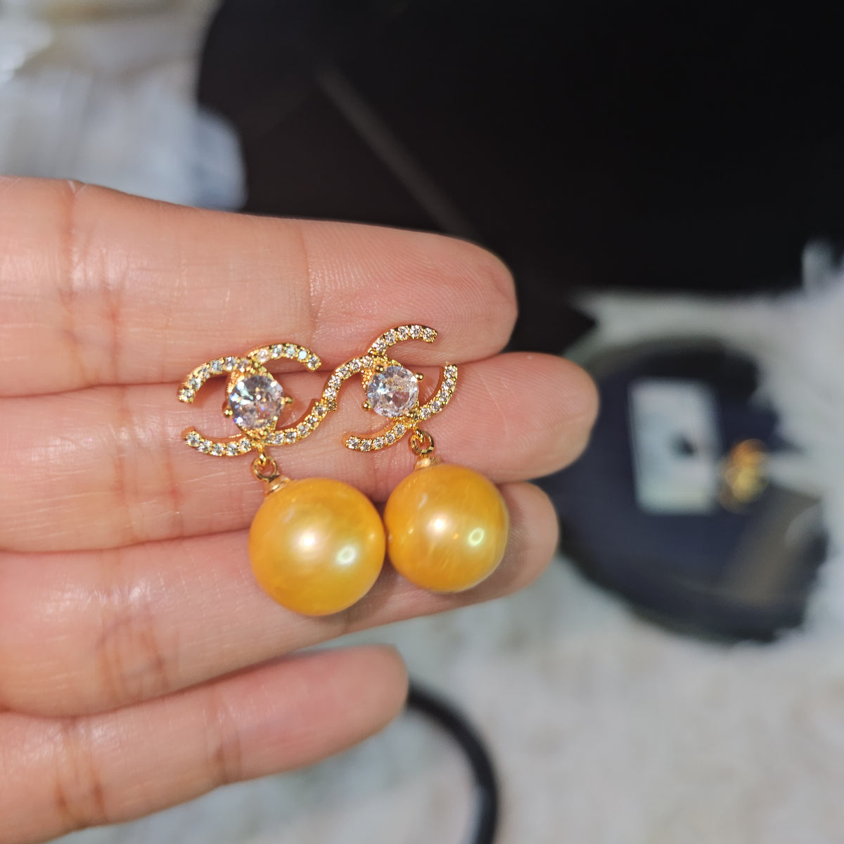 Stud Earrings in Fresh Water Pearl